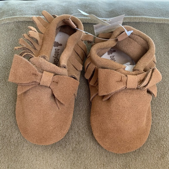 bow moccasins